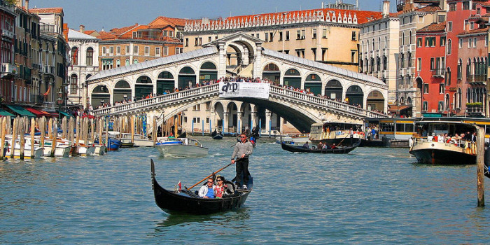 graybit-www-graybit-com-world-travel-blog-family-holiday-vacation-website-for-the-love-of-gondolas-700x350